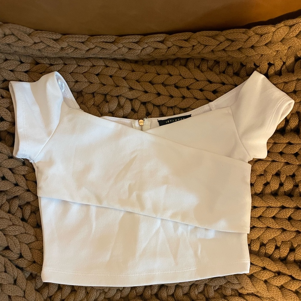 Beautiful White Crop Top.
